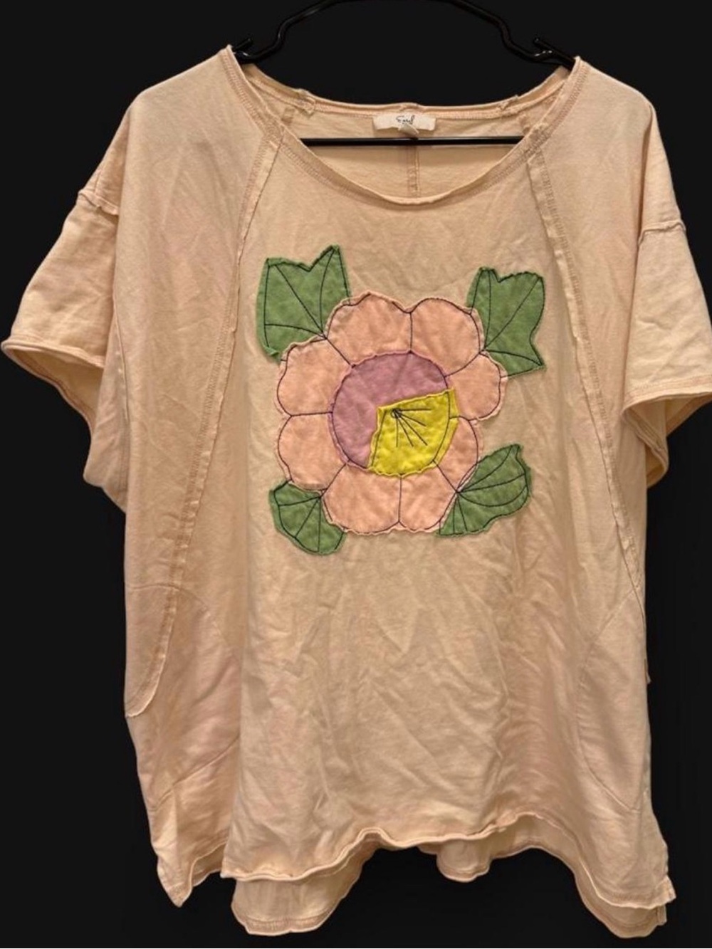 Women’s Peach Floral Appliqué Short Sleeve Top